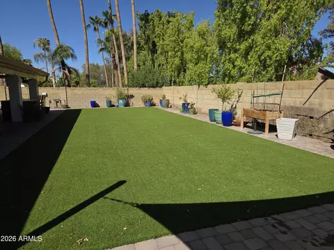 Exterior - 728 E Kings Ave, Phoenix, AZ 85022 photo 9 of 12