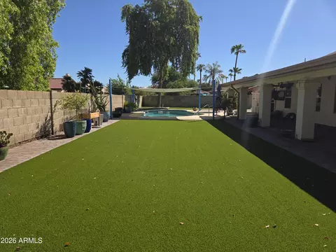 Exterior - 728 E Kings Ave, Phoenix, AZ 85022 photo 7 of 12