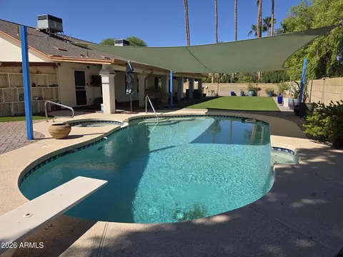 Exterior - 728 E Kings Ave, Phoenix, AZ 85022 photo 11 of 12