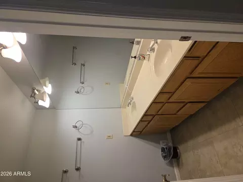 Bath - 728 E Kings Ave, Phoenix, AZ 85022 photo 3 of 3