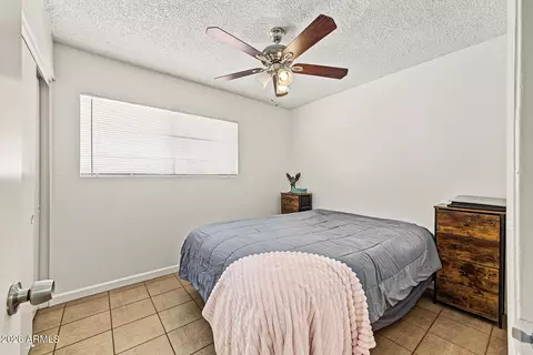 Bedroom - 4211 E Vineyard Rd, Phoenix, AZ 85042 photo 3 of 5