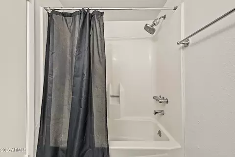 Bath - 4211 E Vineyard Rd, Phoenix, AZ 85042 photo 4 of 4