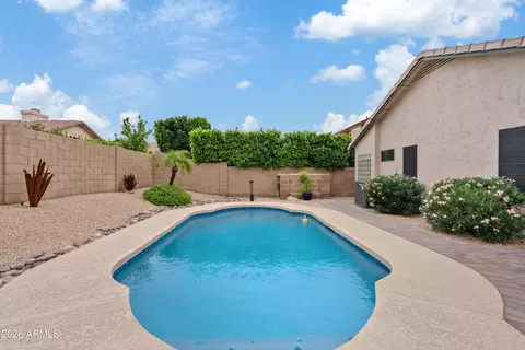 Exterior - 4304 E Abraham Ln, Phoenix, AZ 85050 photo 4 of 8