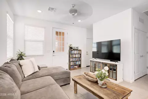 40035 W Cahill Dr, Maricopa, AZ 85138