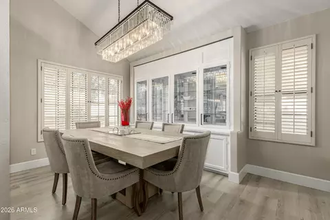 Dining - 987 E Divot Dr, Tempe, AZ 85283 photo 2 of 2