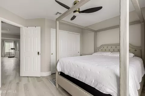 Bedroom - 987 E Divot Dr, Tempe, AZ 85283 photo 5 of 8