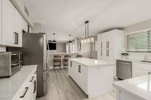 Kitchen - 987 E Divot Dr, Tempe, AZ 85283 photo 3 of 5