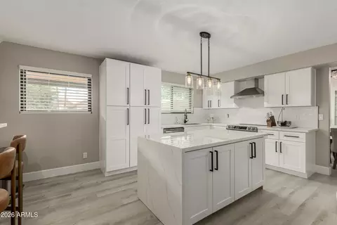 Kitchen - 987 E Divot Dr, Tempe, AZ 85283 photo 4 of 5