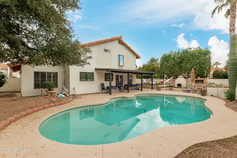 Exterior - 987 E Divot Dr, Tempe, AZ 85283 photo 8 of 10