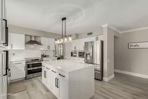 Kitchen - 987 E Divot Dr, Tempe, AZ 85283 photo 1 of 5