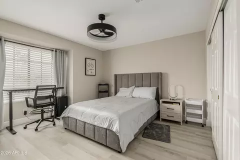 Bedroom - 987 E Divot Dr, Tempe, AZ 85283 photo 4 of 8