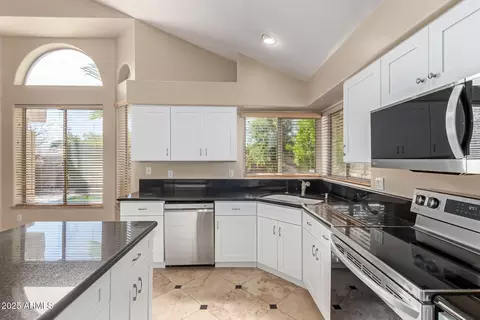 Kitchen - 1764 S Marble St, Gilbert, AZ 85295 photo 4 of 5