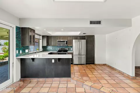 Kitchen - 2001 E Hillery Dr, Phoenix, AZ 85022 photo 2 of 4