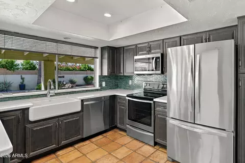 Kitchen - 2001 E Hillery Dr, Phoenix, AZ 85022 photo 4 of 4
