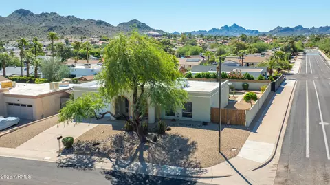 View/Area - 2001 E Hillery Dr, Phoenix, AZ 85022 photo 2 of 7
