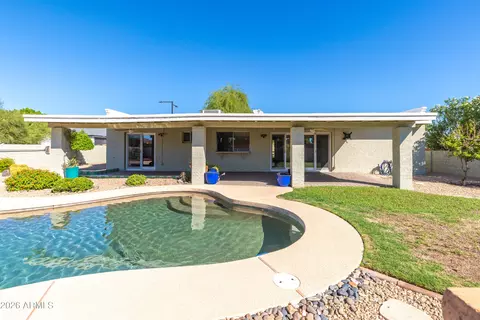 Exterior - 2001 E Hillery Dr, Phoenix, AZ 85022 photo 9 of 11