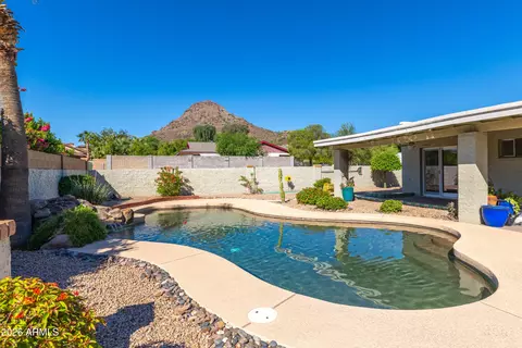 Exterior - 2001 E Hillery Dr, Phoenix, AZ 85022 photo 3 of 11