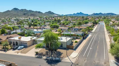 View/Area - 2001 E Hillery Dr, Phoenix, AZ 85022 photo 1 of 7