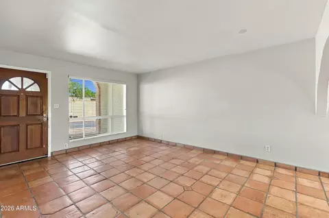 Living - 2001 E Hillery Dr, Phoenix, AZ 85022 photo 2 of 7