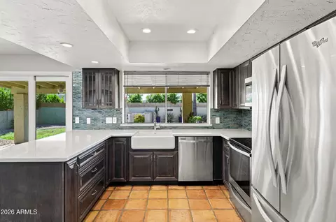 Kitchen - 2001 E Hillery Dr, Phoenix, AZ 85022 photo 3 of 4