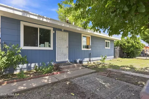 107 E Pinal St, Huachuca City, AZ 85616