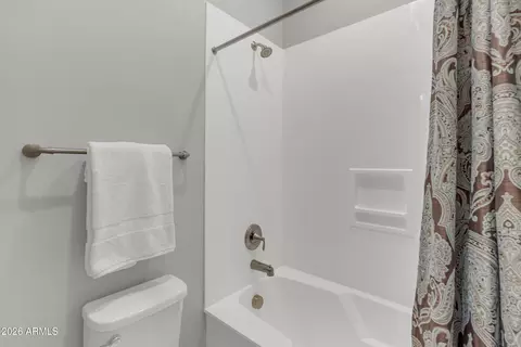 Bath - 2103 E Crescent Way, Gilbert, AZ 85298 photo 7 of 11