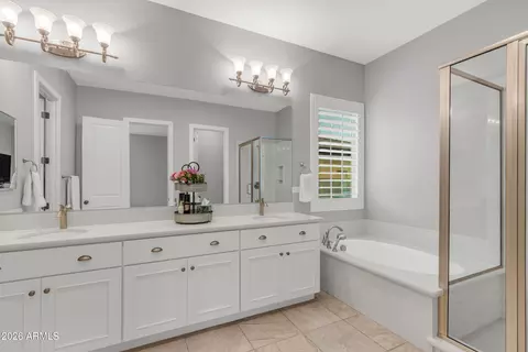 Bath - 2103 E Crescent Way, Gilbert, AZ 85298 photo 9 of 11