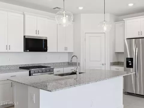 2498 Enantio Rd, San Tan Valley, AZ 85143