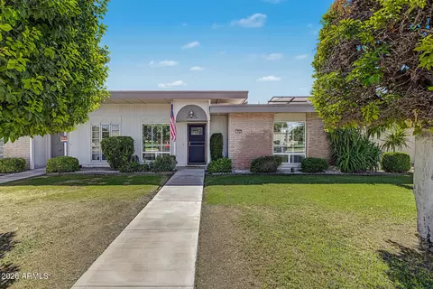 9907 W Hawthorn Dr, Sun City, AZ 85351