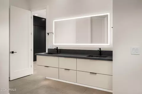 Bath - 3350 E Highline Canal Rd, Phoenix, AZ 85042 photo 1 of 5