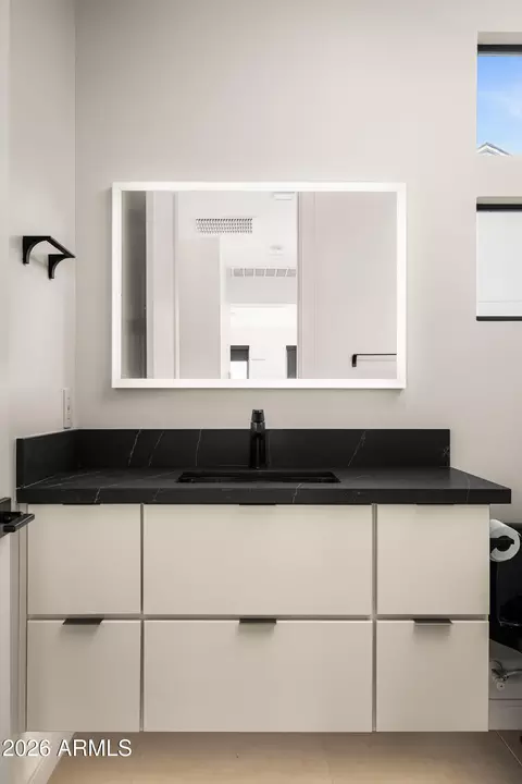 Bath - 3350 E Highline Canal Rd, Phoenix, AZ 85042 photo 3 of 5