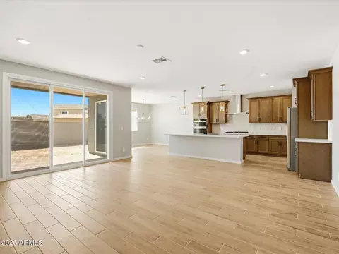 Living - 1180 W Haynes Way, Apache Junction, AZ 85120 photo 3 of 4