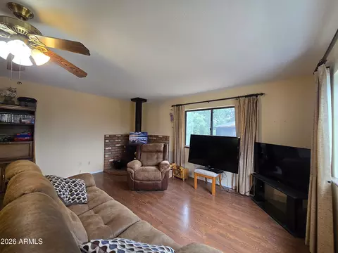 Living - 607 E Drowsey Cir, Payson, AZ 85541 photo 2 of 3