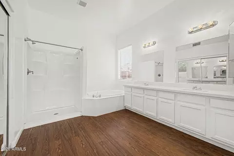 Bath - 1571 E Stirrup Ct, Gilbert, AZ 85296 photo 1 of 2