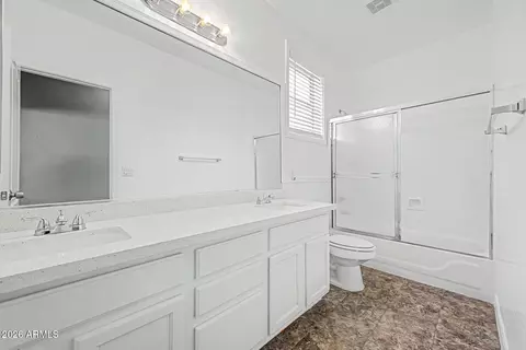 Bath - 1571 E Stirrup Ct, Gilbert, AZ 85296 photo 2 of 2