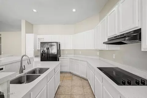 Kitchen - 1571 E Stirrup Ct, Gilbert, AZ 85296 photo 5 of 5