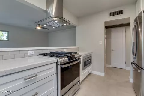 Kitchen - 554 W 19th St, Tempe, AZ 85281 photo 5 of 6
