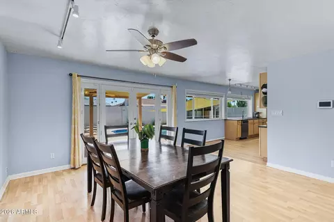 Dining - 2427 E Del Rio Dr, Tempe, AZ 85282 photo 1 of 2