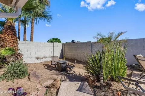 Exterior - 2427 E Del Rio Dr, Tempe, AZ 85282 photo 6 of 12