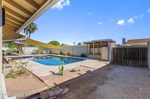 Exterior - 2427 E Del Rio Dr, Tempe, AZ 85282 photo 2 of 12