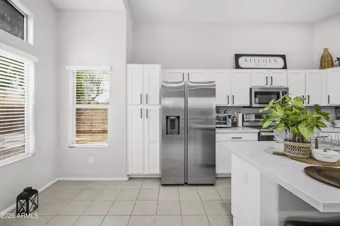 Kitchen - 853 E Yuma Ave, Apache Junction, AZ 85119 photo 4 of 5