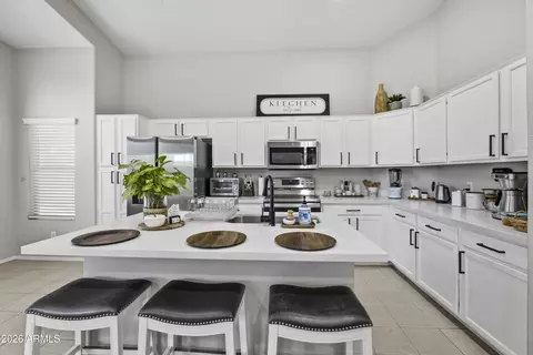 Kitchen - 853 E Yuma Ave, Apache Junction, AZ 85119 photo 1 of 5