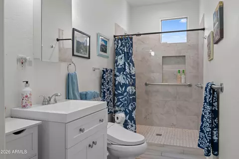 Bath - 6522 W Bent Tree Dr, Phoenix, AZ 85083 photo 3 of 4