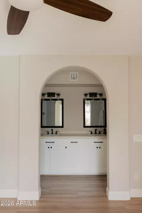 Bath - 3757 E Kent Dr, Phoenix, AZ 85044 photo 3 of 8