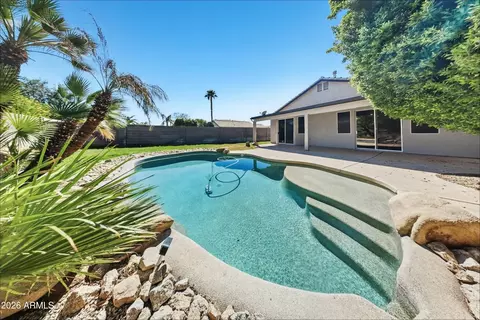 Exterior - 907 S Roanoke St, Gilbert, AZ 85296 photo 2 of 3
