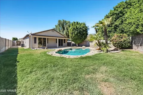 Exterior - 907 S Roanoke St, Gilbert, AZ 85296 photo 3 of 3