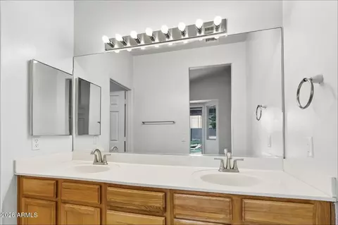 Bath - 907 S Roanoke St, Gilbert, AZ 85296 photo 3 of 3