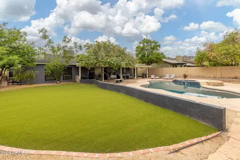 Exterior - 2360 E Sahuaro Dr, Phoenix, AZ 85028 photo 4 of 10