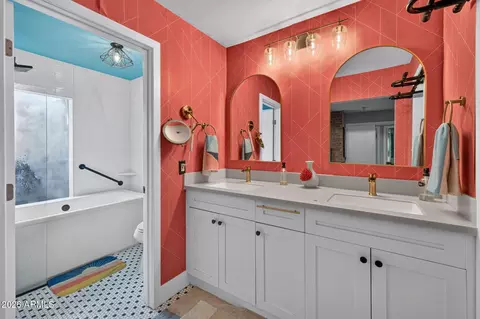 Bath - 2360 E Sahuaro Dr, Phoenix, AZ 85028 photo 1 of 3