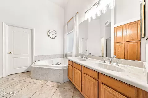 Bath - 4506 E Olive Ave, Gilbert, AZ 85234 photo 1 of 7